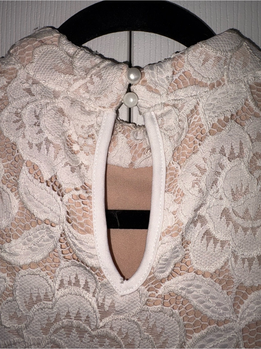 Sans Souci Ivory Floral Lace Dress - Picture 12 of 16